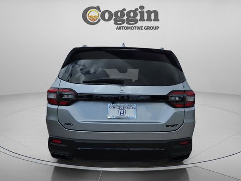 New 2026 Honda Pilot Sport image 4
