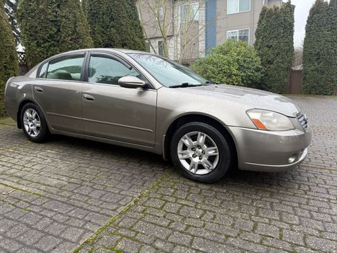 Used 2005 Nissan Altima 2.5 S w/ (S02) Side Airbags Pkg image 4