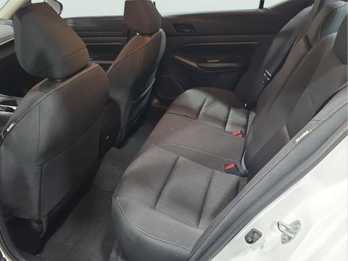 Used 2025 Nissan Altima 2.5 SV FWD image 19