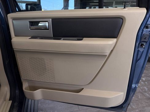 Used 2017 Ford Expedition EL XLT w/ Equipment Group 202A image 32