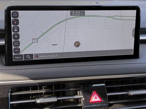 Used 2025 Genesis G70 2.5T image 19