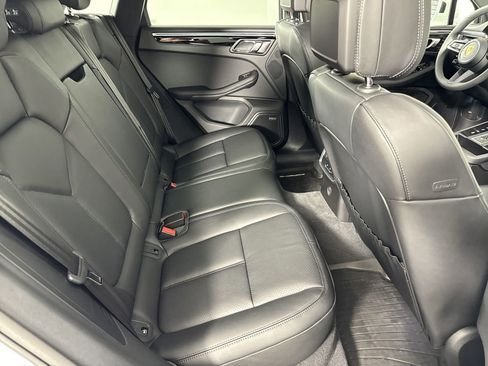 New 2025 Porsche Macan image 27