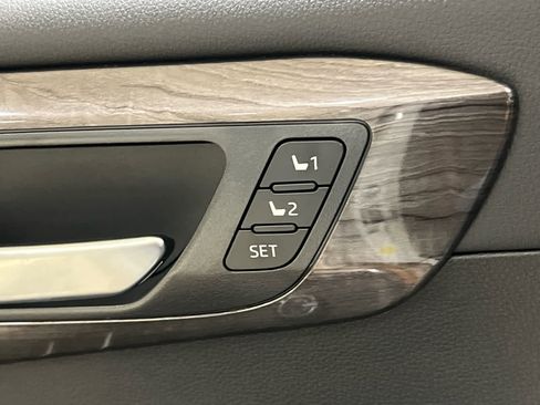 New 2026 Toyota Highlander Platinum image 21