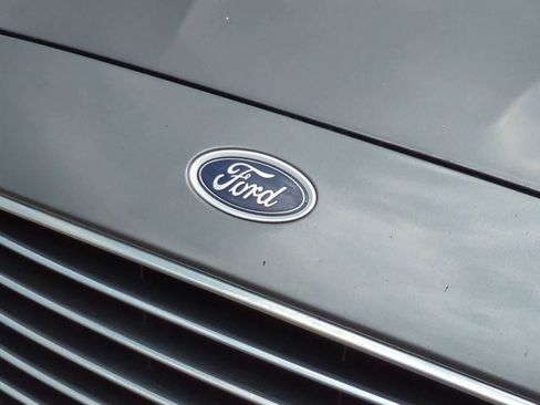 Used 2020 Ford Fusion SE FWD image 11