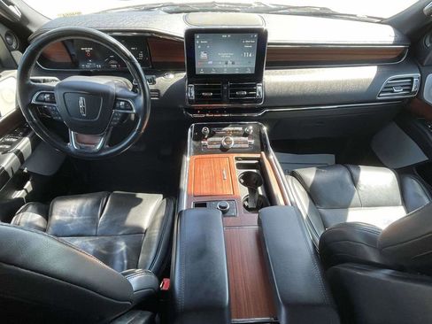 Used 2020 Lincoln Navigator Reserve w/ Luxury Package image 11