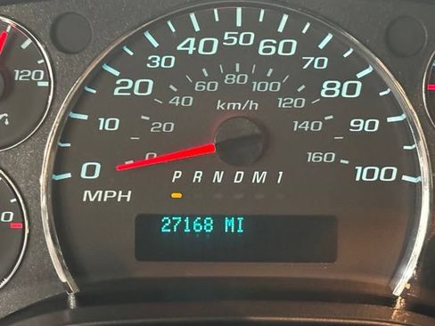 Used 2024 Chevrolet Express 2500 w/ Driver Convenience Package RWD image 18