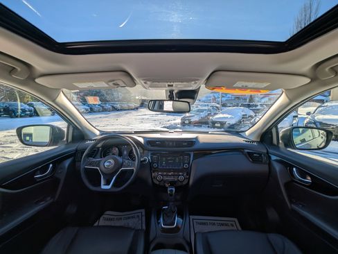 Used 2022 Nissan Rogue Sport SL w/ Premium Package image 18