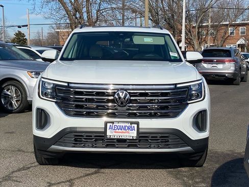 Certified 2024 Volkswagen Atlas SE w/ Panoramic Sunroof Package image 5