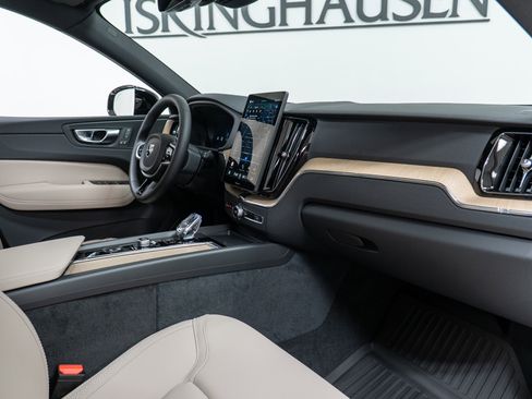 New 2026 Volvo XC60 B5 Plus w/ Climate Package image 21