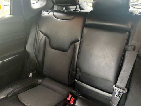 Used 2025 Jeep Compass Trailhawk image 38