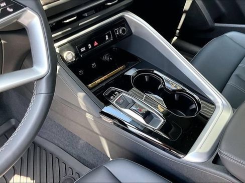 Used 2025 Audi Q5 Premium w/ Convenience Package AWD/4WD image 18