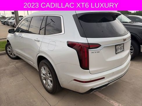 Used 2023 Cadillac XT6 Luxury w/ LPO, Floor Liner Package FWD image 4
