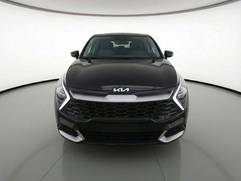 Used 2025 Kia Sportage LX image 2