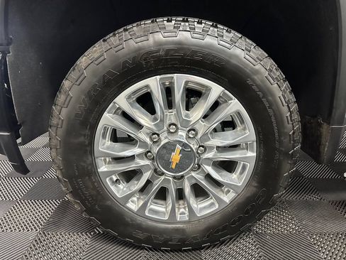 Used 2022 Chevrolet Silverado 3500 High Country AWD/4WD image 37