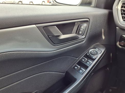 Certified 2023 Ford Escape Active AWD/4WD image 19