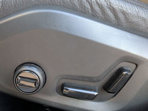 Used 2025 Volvo V60 B5 Cross Country Plus image 32