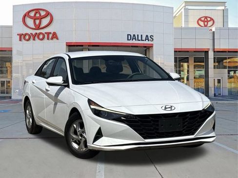 Used 2021 Hyundai Elantra SE FWD image 1
