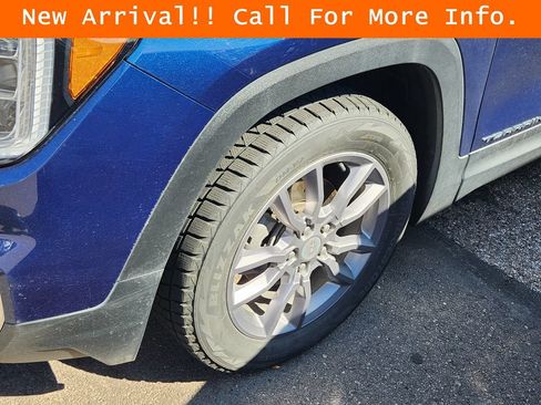 Used 2022 GMC Terrain SLT w/ Infotainment Package II AWD/4WD image 7