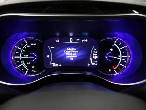 Used 2023 Chrysler Pacifica Pinnacle image 10