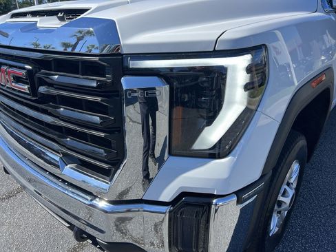 Used 2025 GMC Sierra 2500 Pro AWD/4WD image 6