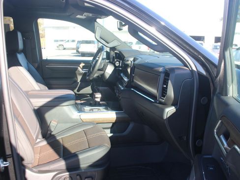 Used 2024 Chevrolet Silverado 1500 High Country w/ High Country Premium Package image 37