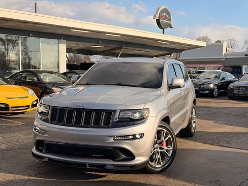 Used 2015 Jeep Grand Cherokee SRT image 1