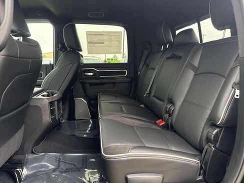 New 2026 RAM 2500 Laramie AWD/4WD image 18