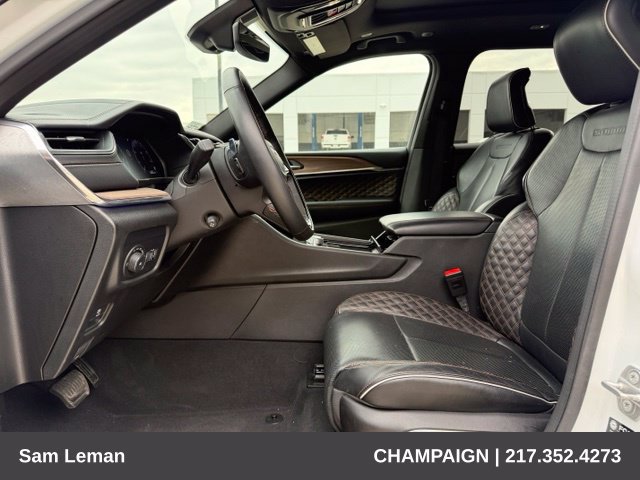Used 2025 Jeep Grand Cherokee L Summit w/ Obsidian Package AWD/4WD image 9