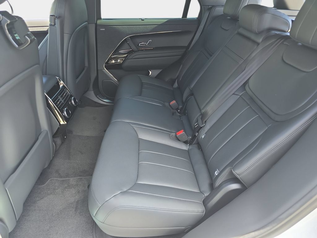 New 2026 Land Rover Range Rover Sport Dynamic SE AWD/4WD image 15