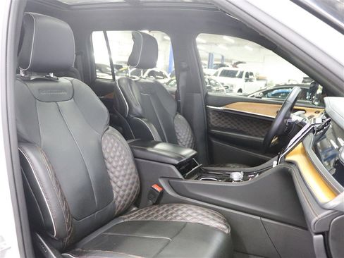 Used 2022 Jeep Grand Cherokee Summit AWD/4WD image 30