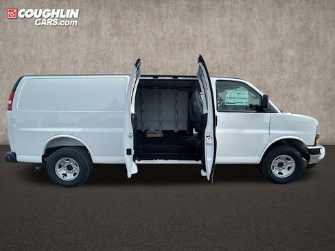 New 2025 Chevrolet Express 3500 Extended w/ Driver Convenience Package image 23