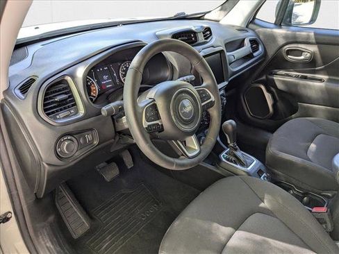 Used 2023 Jeep Renegade Latitude image 10