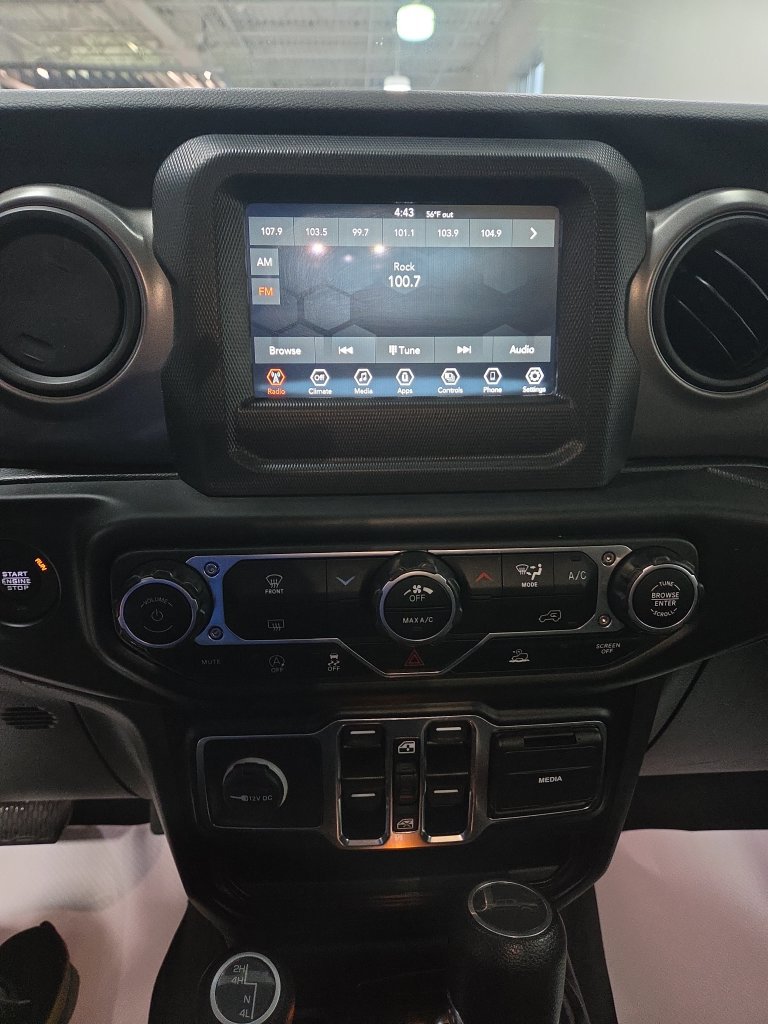 Used 2023 Jeep Gladiator Sport AWD/4WD image 5