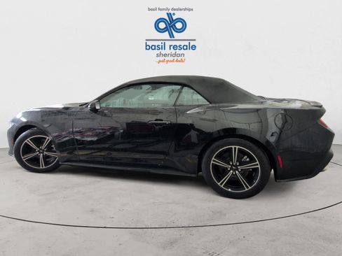 Used 2025 Ford Mustang Premium image 3