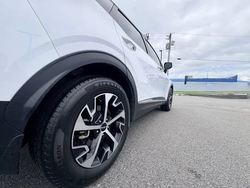 Used 2025 Kia Sportage EX w/ Premium Package FWD image 9