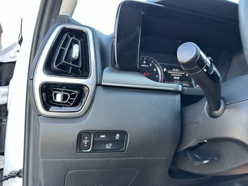Certified 2022 Kia Sorento SX FWD image 35