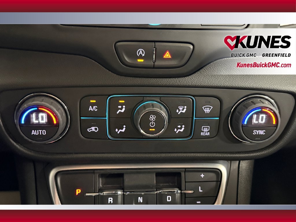 Used 2024 GMC Terrain SLE w/ Driver Convenience Package FWD image 28