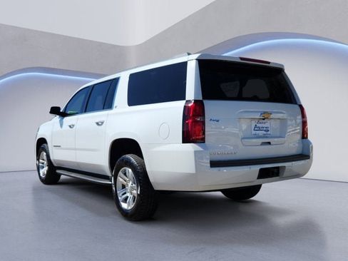 Used 2018 Chevrolet Suburban LT image 3