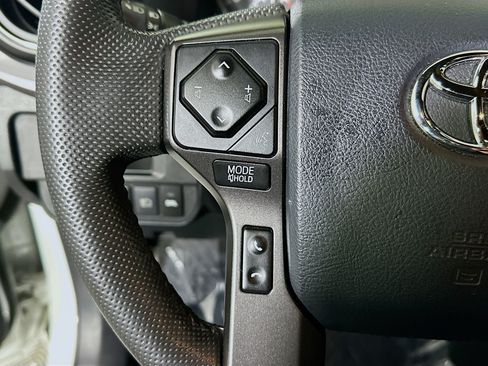 Used 2018 Toyota Tacoma TRD Off-Road AWD/4WD image 16