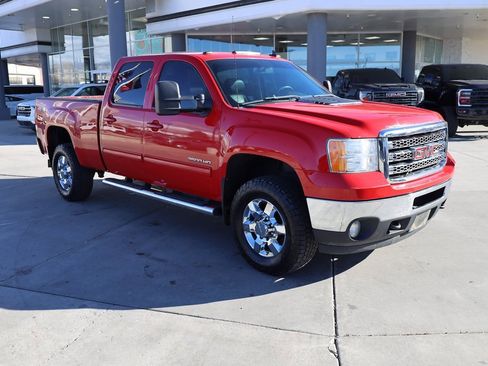 Used 2014 GMC Sierra 3500 SLT w/ SLT Convenience Package image 8