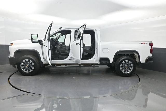 Used 2022 Chevrolet Silverado 2500 Custom w/ Custom Value Package AWD/4WD image 36