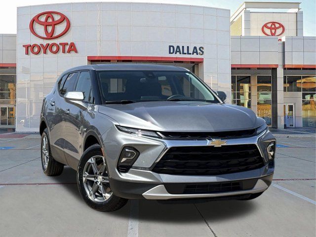 Used 2025 Chevrolet Blazer LT AWD/4WD image 1