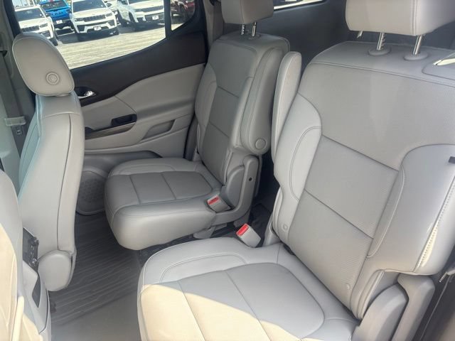 Used 2021 GMC Acadia SLT w/ LPO, Floor Liner Package FWD image 18