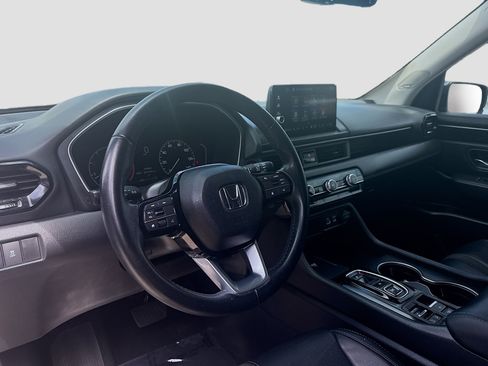 Certified 2023 Honda Pilot Touring image 9