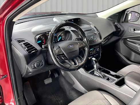 Used 2017 Ford Escape SE w/ SE Sport Appearance Package FWD image 16