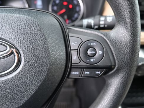 Used 2022 Toyota RAV4 XLE image 20