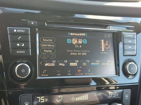 Used 2022 Nissan Rogue Sport SV image 16