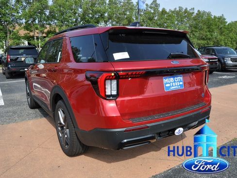 New 2026 Ford Explorer ST-Line RWD image 3