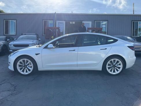 Used 2023 Tesla Model 3 Standard Range RWD image 5