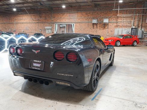Used 2007 Chevrolet Corvette Coupe w/ Preferred Equipment Group RWD image 14